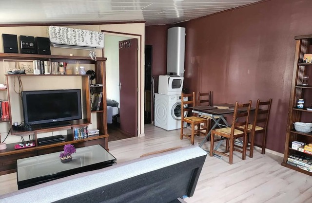 Homerez - Cozy House in Yerres with Fenced Garden