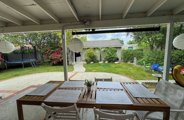 Cozy LA Haven: Near Attractions!