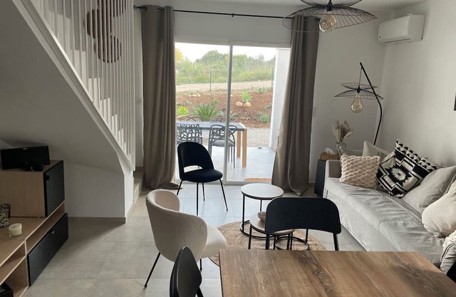 Appartement Neuf en Duplex Proche Centre Village, 4 kms des Plages. Pépite !