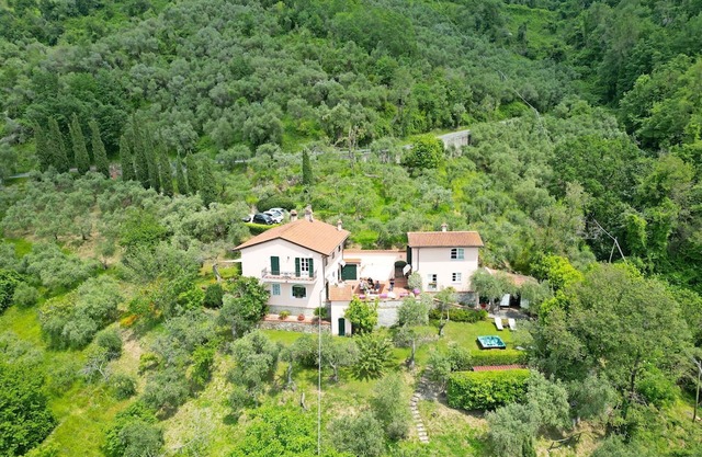 Stunning villa for 4 people with hot tub, A/C, sauna, WIFI, TV, terrace, panoramic view and par...