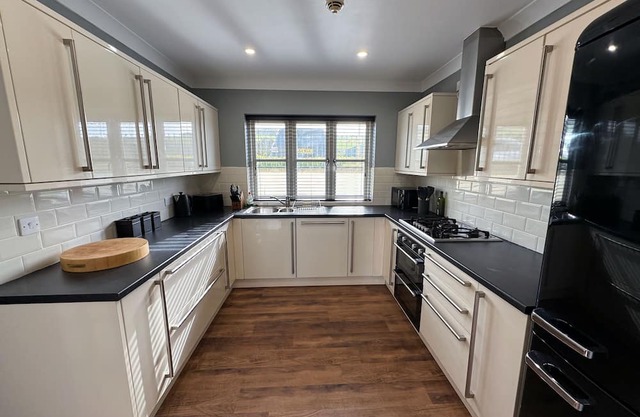 Amazing sea views. Fully refurbished. Sleeps 6. Dog friendly.