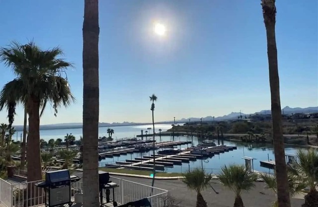 Lake View Newly Remodeled Luxury with backyard.