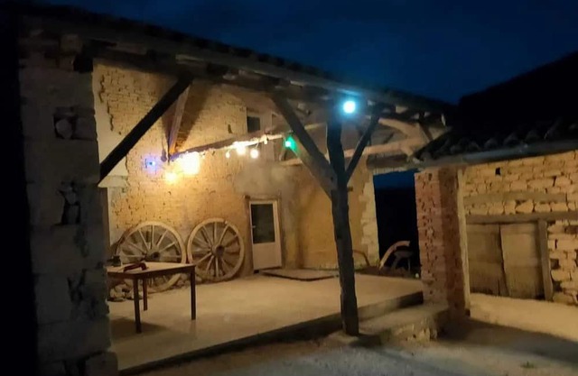 Homerez - Nice house for 6 ppl. with terrace at Castelnau-Montratier