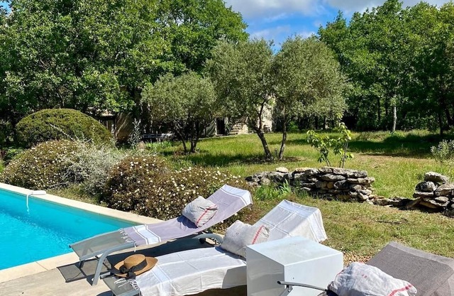 Belle Demeure Typique Provençale, Entourée de la Nature, au Coeur du Luberon