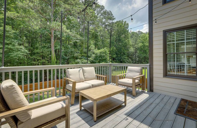 Spacious Home ~ 7 Mi to Stone Mountain Park!