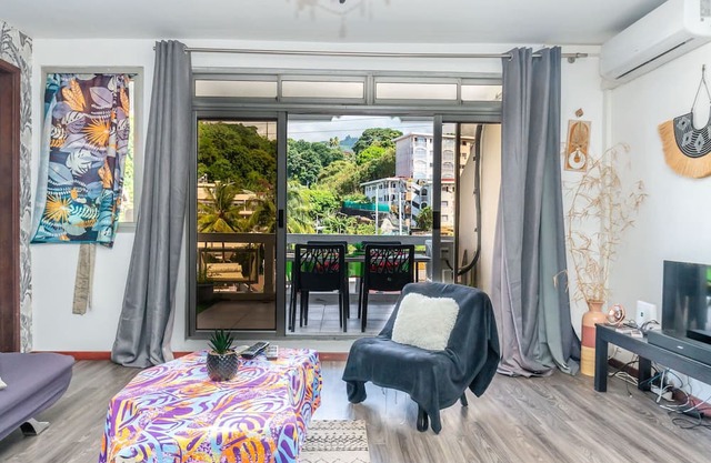 Charming Apt wTerrace in Central Papeete
