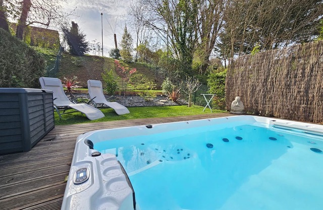 Maison Familiale, 8 Couchages, Spa, Terrasse