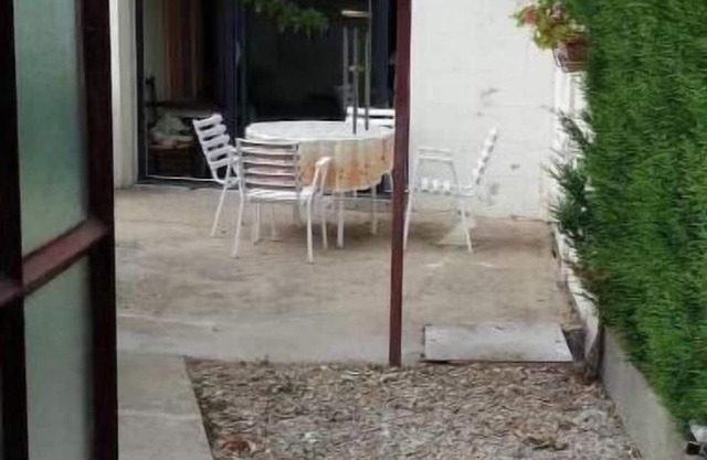 Calme, Centre Ville, Transports en Commun et Commerces Proches