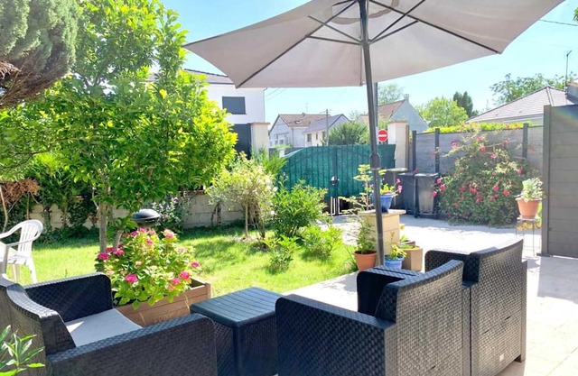 Homerez - Nice apartement for 6 ppl. with terrace at Pontault-Combault