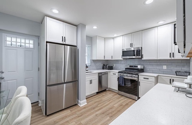 Cozy Entire Updated 4BR 7 Beds Townhome in DC
