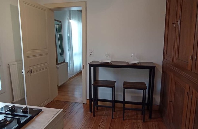 Location Appartement Dans une Grande Maison de Campagne Avec Jardin Boisé