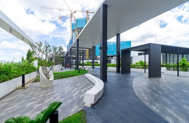 Skyline 2 BD Retreat at Phnom Penh w/ Pool & Gym