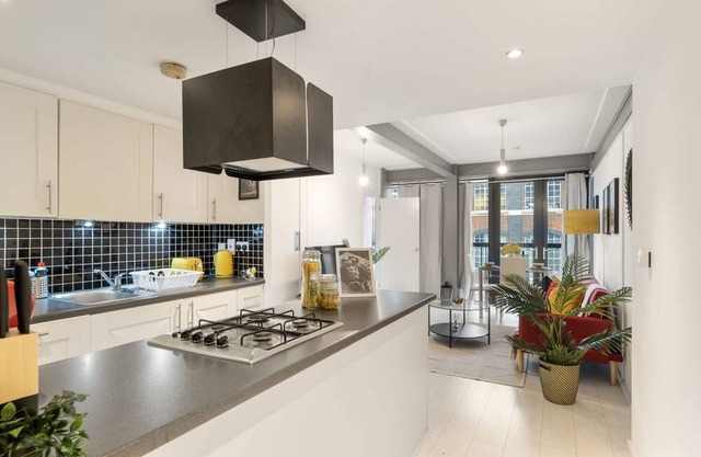 LiveStay - Modern Two Bed Apartment in Stratford