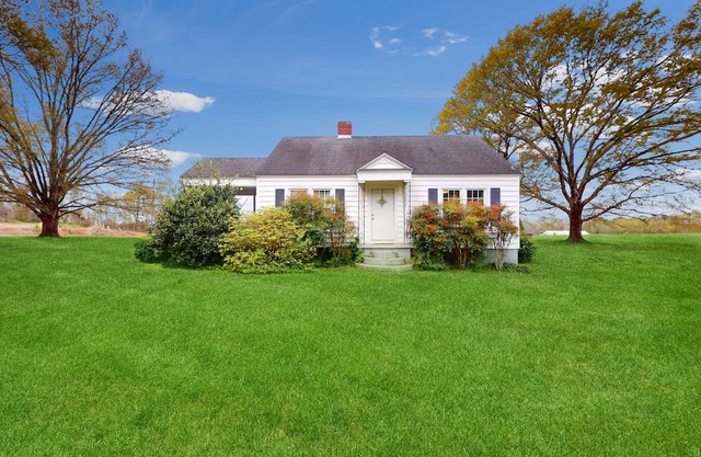 Dog-friendly getaway on 11 acres with a sunroom, washer/dryer, & central AC