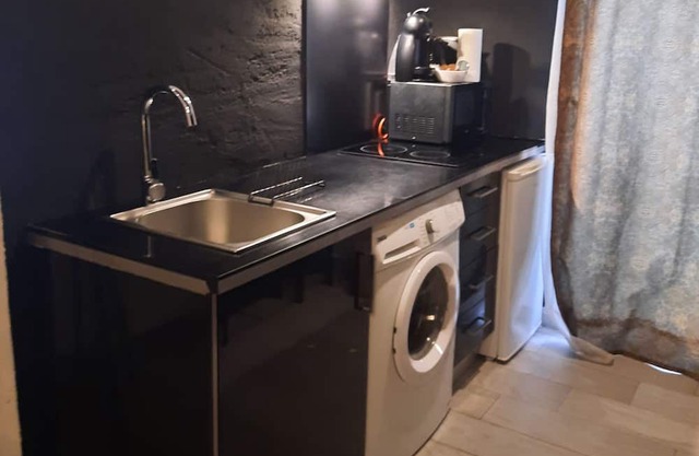 Cozy Apartment With Terrace - Wifi Free