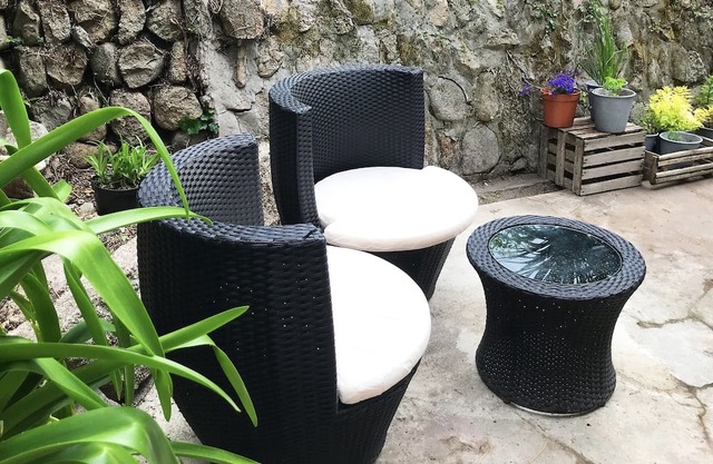Little Downs, a countryside retreat yet close to the beach