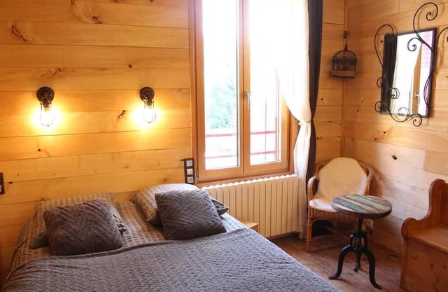 Atelier romantic bedroom