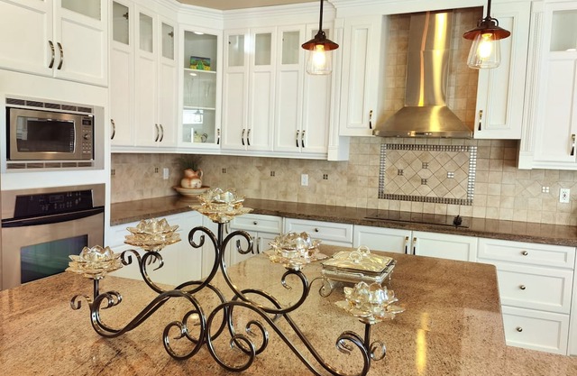 Luxurious house in willoughby center