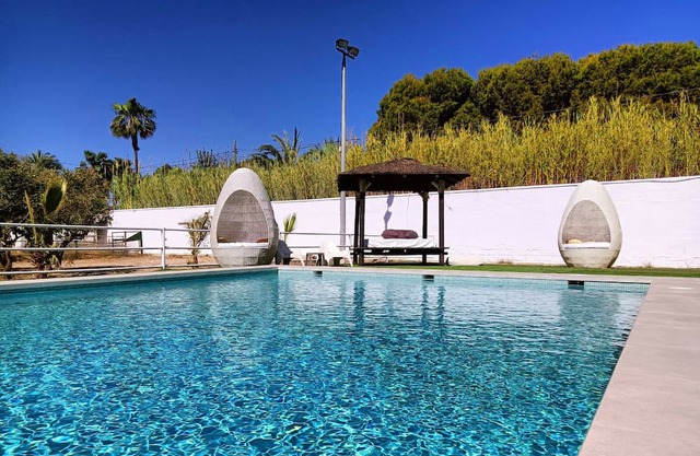 Villa '30 People, Pool, Disco,10 Min Beach' with Mountain View, Wi-Fi and Air Conditioning
