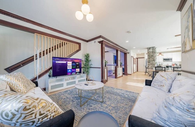 Modern 2BR Gem: Stylish Retreat