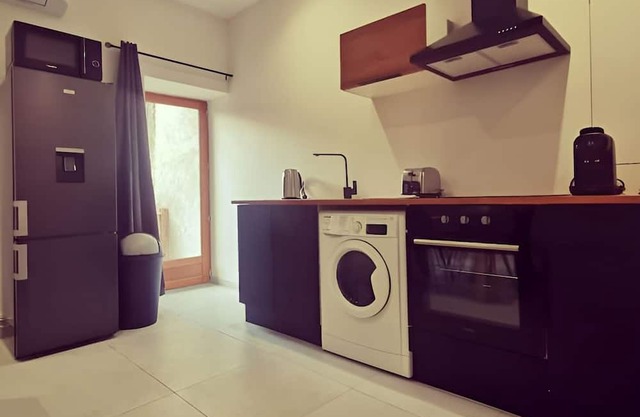 Apartment-Private Bathroom