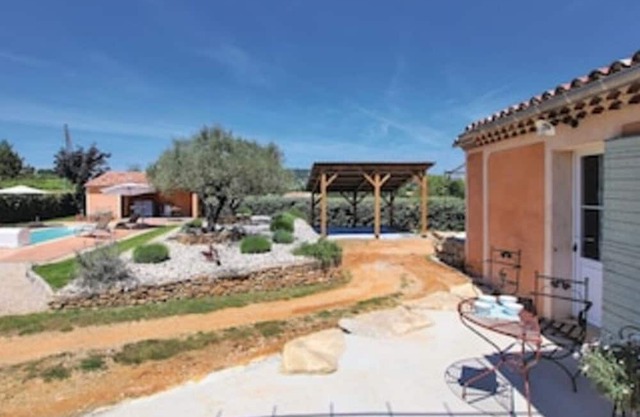 Holiday Home 'Gîte En Campagne Piscine Chauffée' with Mountain View, Garden and Wi-Fi