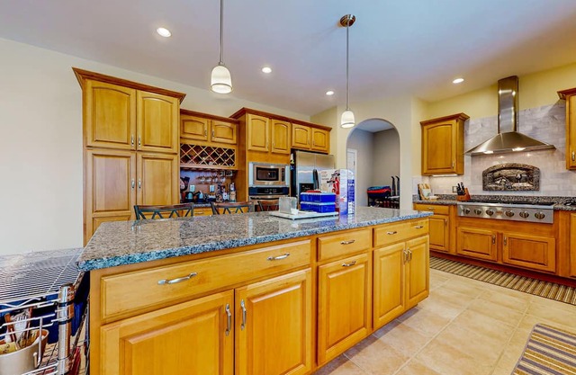 Quiet charmer with lake views, large deck, grill, fully stocked kitchen, & W/D