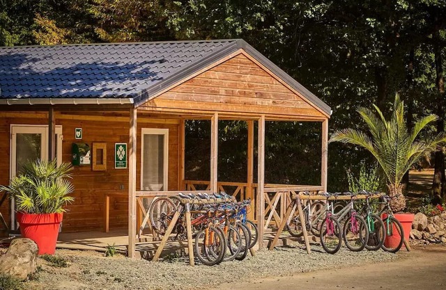 Camping Heart of Vendée* - Classic 3-room mobile home for 4 people