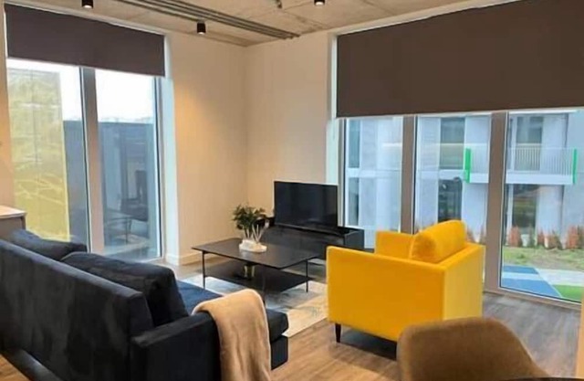 2bed on Elizabeth line-5mins to Excel Custom House