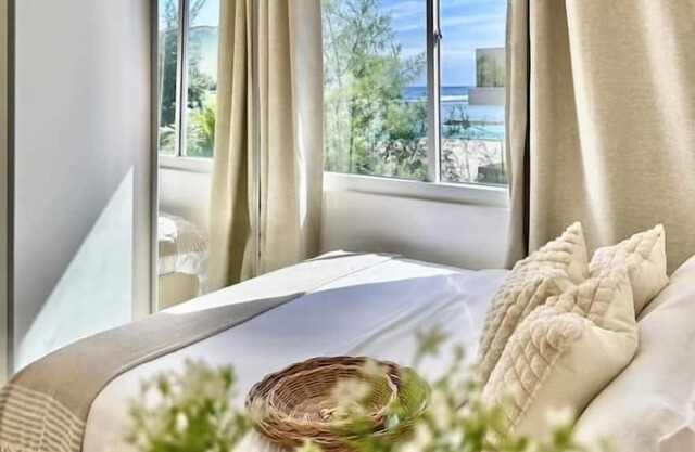 Lazzlla 1 BRspacious beachfront