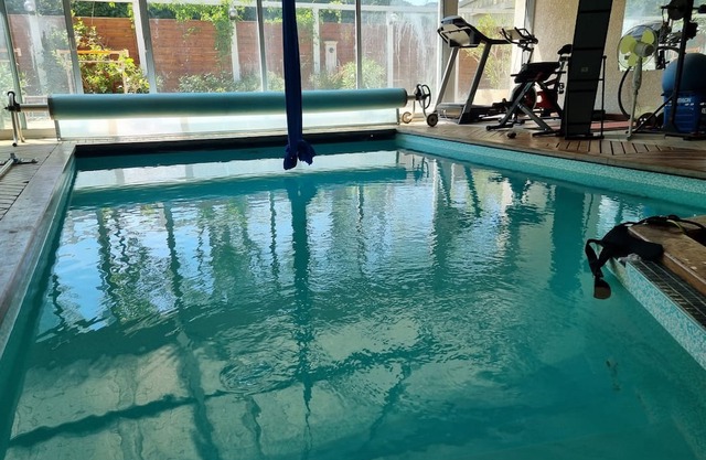 Échappée Belle en Ardèche : Maison de Charme Avec Piscine Couverte et Loisirs