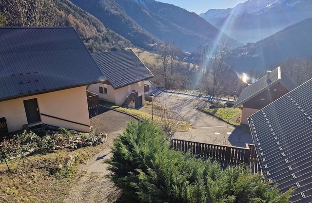Vaujany spacious chalet