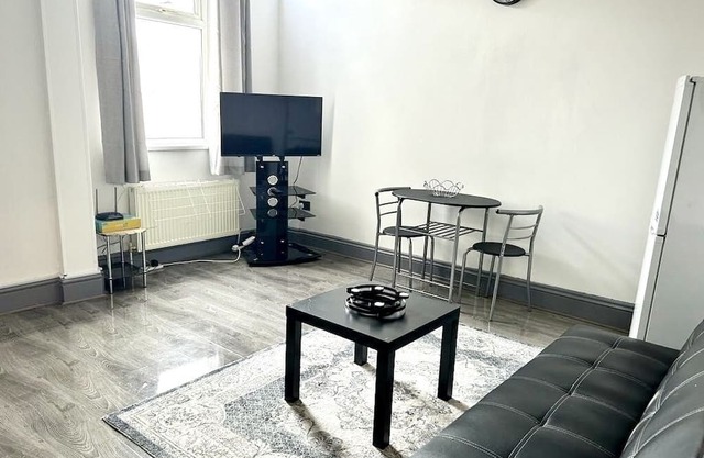 Fully equipped house with garden - close to the centre!