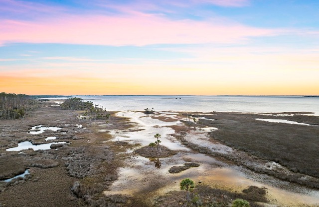 Summer Stays Available! Escape to the Cape! Enjoy the Bay and Gulf!