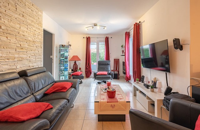 Holiday Home 'Maison Proche De Royan' with Private Terrace, Wi-Fi and Air Conditioning