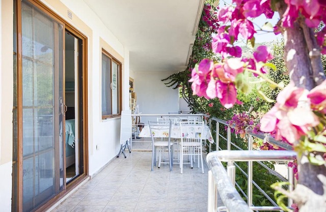 House w Balcony and Garden 1 min to Beach in Datca