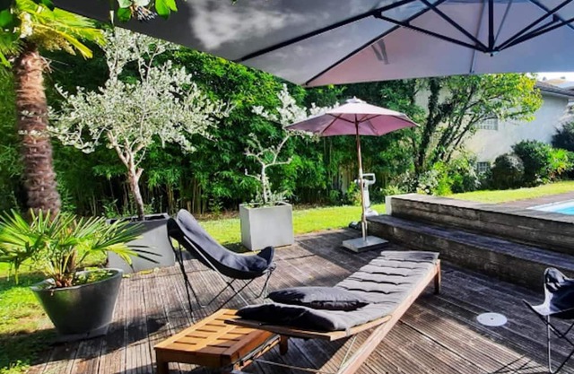Homerez - Villa for 8 ppl. with swimming-pool and garden at Saint-Gratien