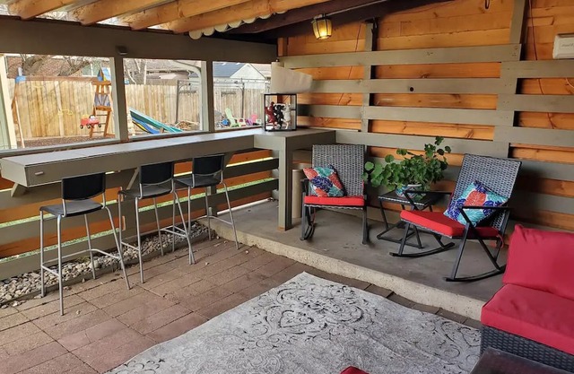 3 bedroom Lock-off apartment