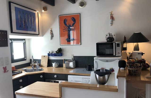 Holiday Home "Maison de Pêcheur" with Private Terrace & Wi-Fi