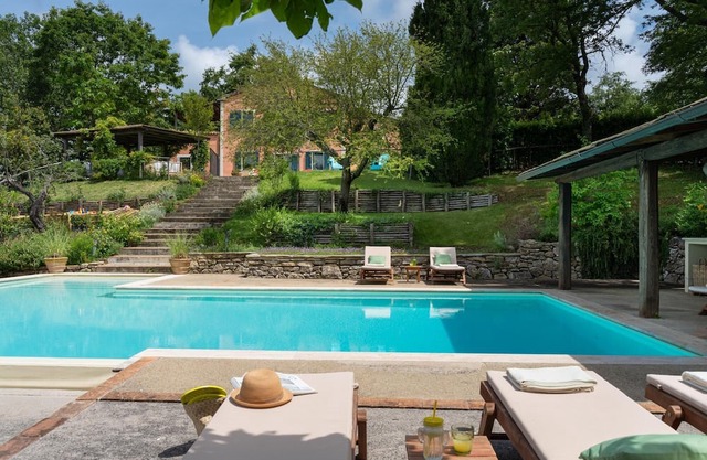 New! Casale Volare, Stylish Tuscany Farmhouse with House Chef,Pool, Pet Friendly, Thermal Baths