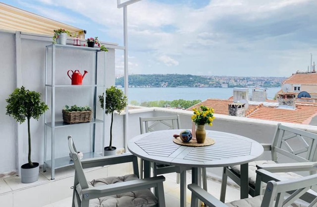 Missafir Amazing Flat with Terrace in Besiktas