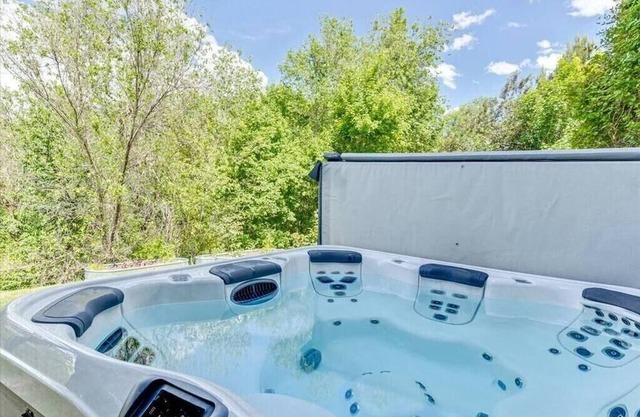 Highland Oasis | New Hot Tub | Hammock | Fire Pit