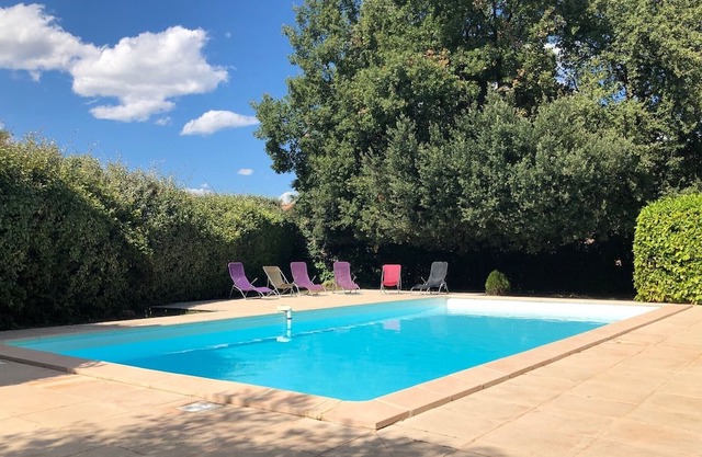 Villa Familiale Pour 10 Personnes Avec Grande Piscine et Grand Jardin