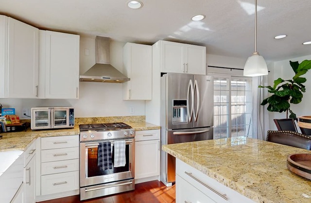 Mountain-view home with private pool, pool spa, patio, W/D, & AC