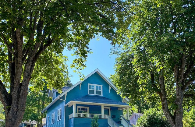 Luxury Campus Suite 3 Bed 2 Bath