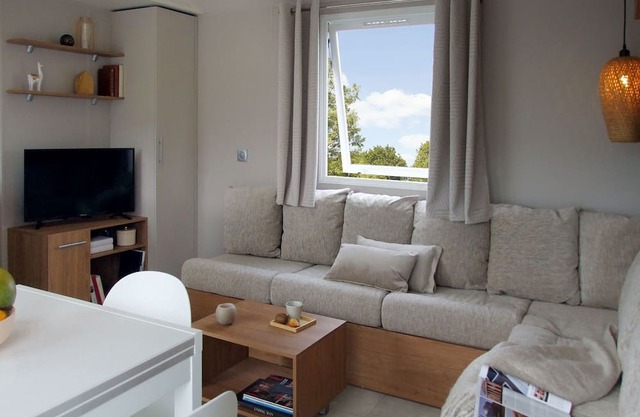 Holiday Home '3 Chambres + 2 Chambres VIP' with Shared Pool, Private Terrace and Air Conditioning