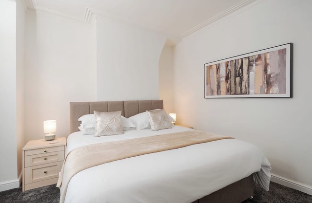 Franks house. 3 Bedroom house, sleeps 5. Just refurbished. Long stays welcome