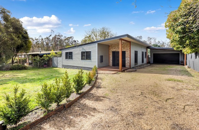 Hooked on Doon: 3 BR, 1.5 BA House in Bonnie Doon, Sleeps 9