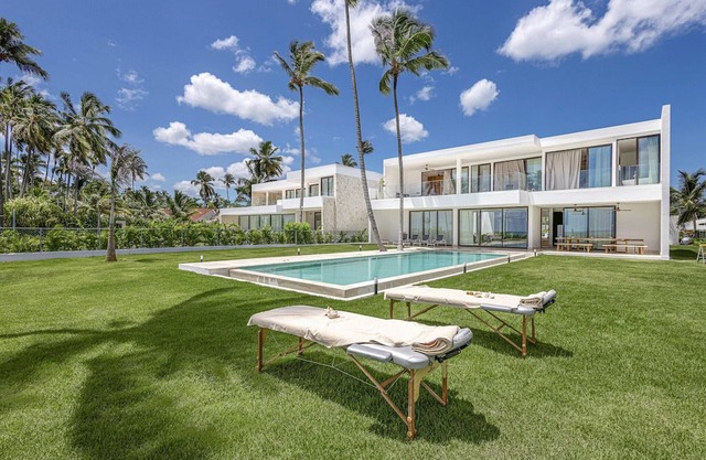 A Tale of Luxury, Serenity, and Oceanfront Bliss