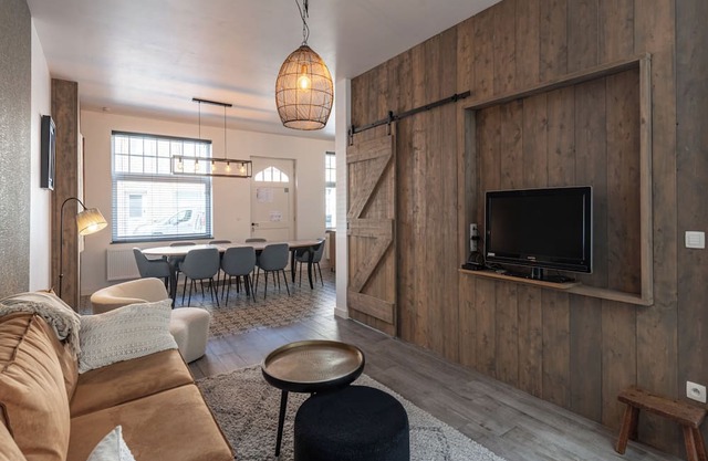 Stylish town house in heart of the city centre
